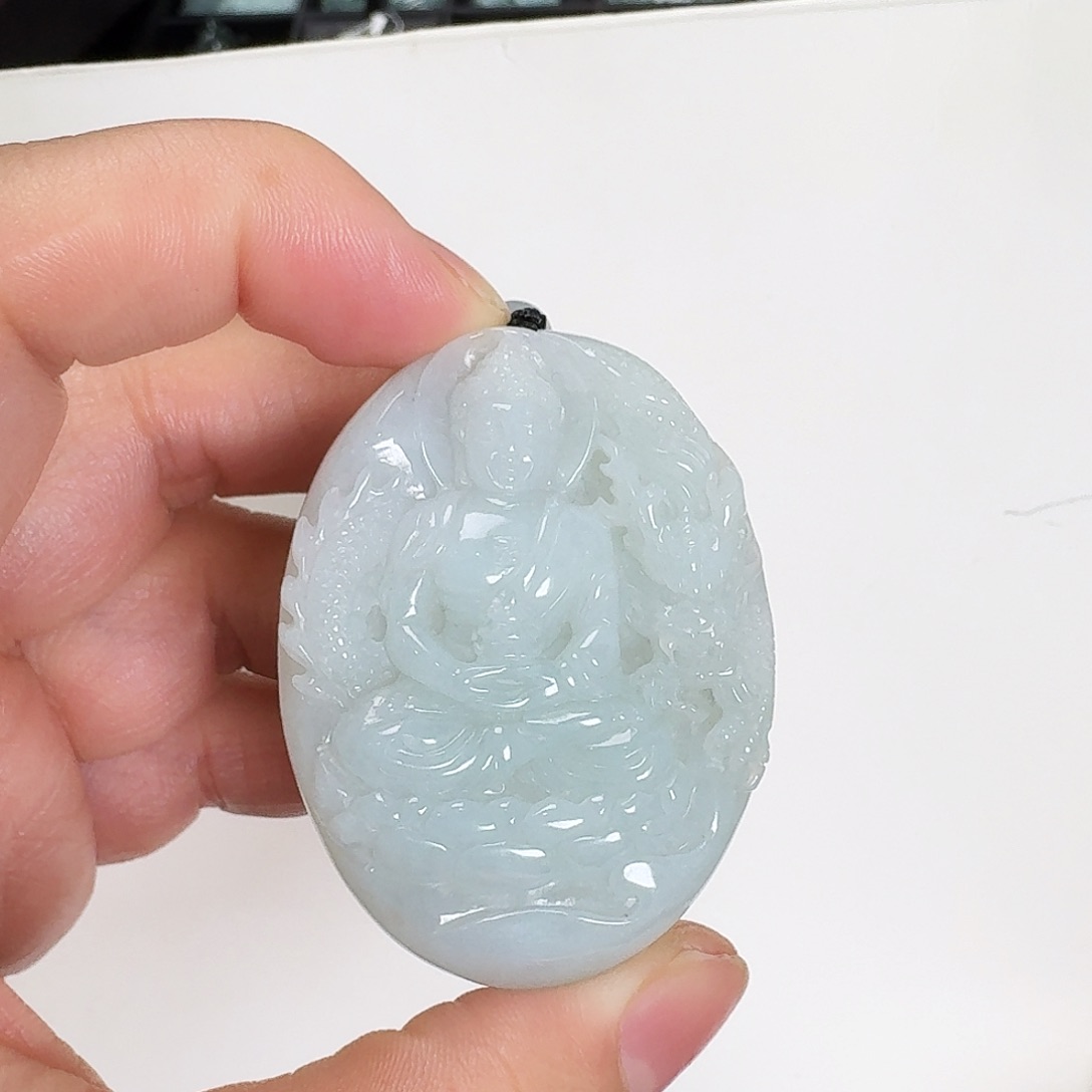 翡翠颈饰未镶嵌大日如来