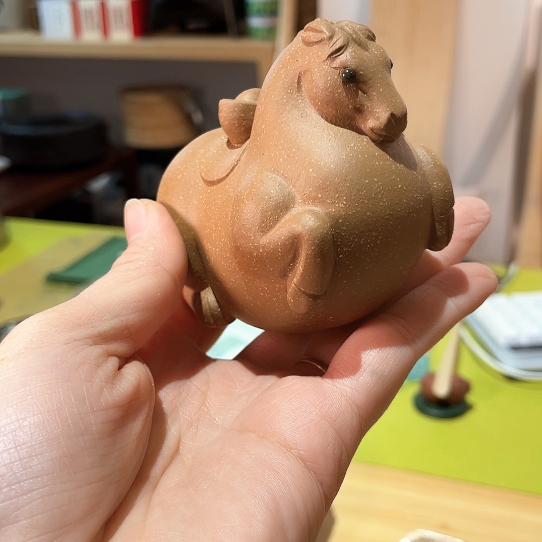 紫砂茶壶紫砂茶宠马上发财