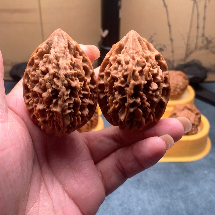 文玩核桃吊坠招财鼠