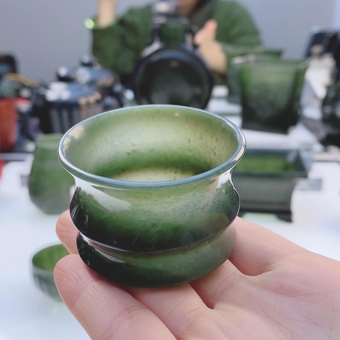 和田玉（青玉）把件未镶嵌微瑕