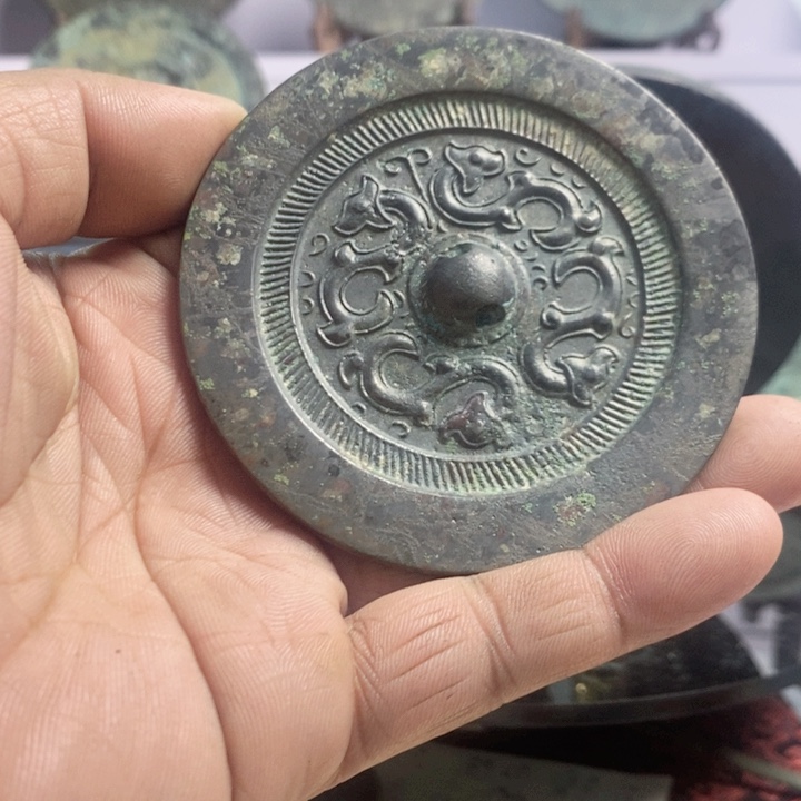 四龙纹铜镜等多种