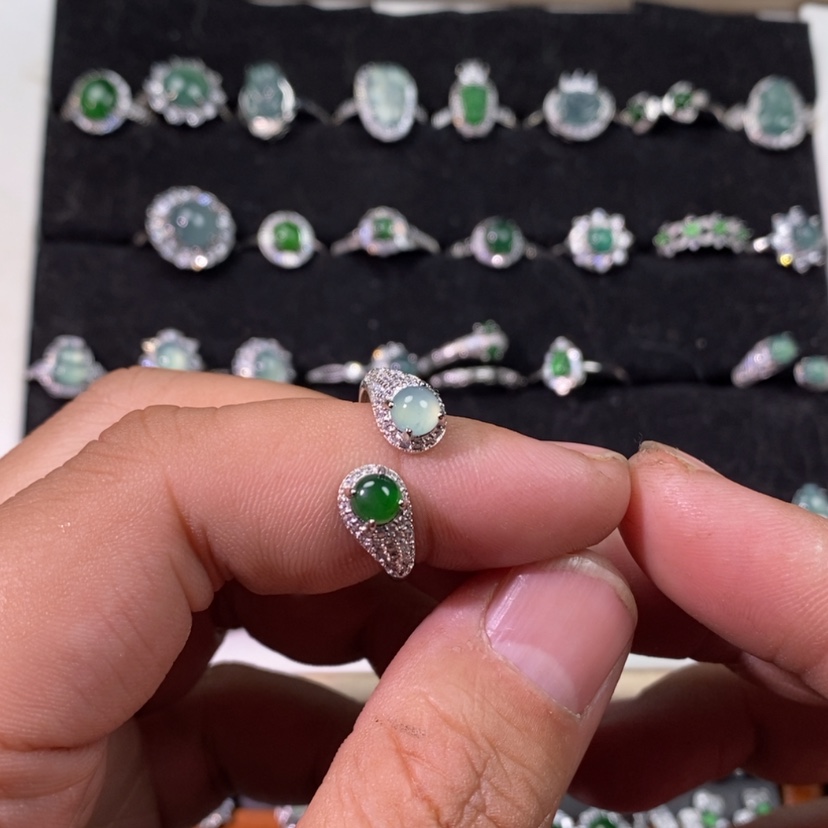 【闪购商品】翡翠颈饰未镶嵌天然