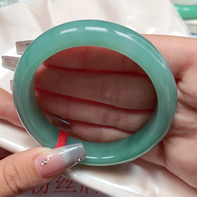 【闪购商品】翡翠手镯未镶嵌55圈
