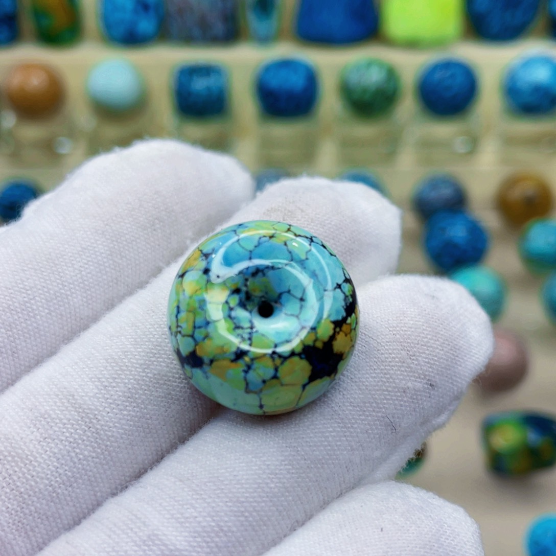 未镶嵌绿松石颈饰