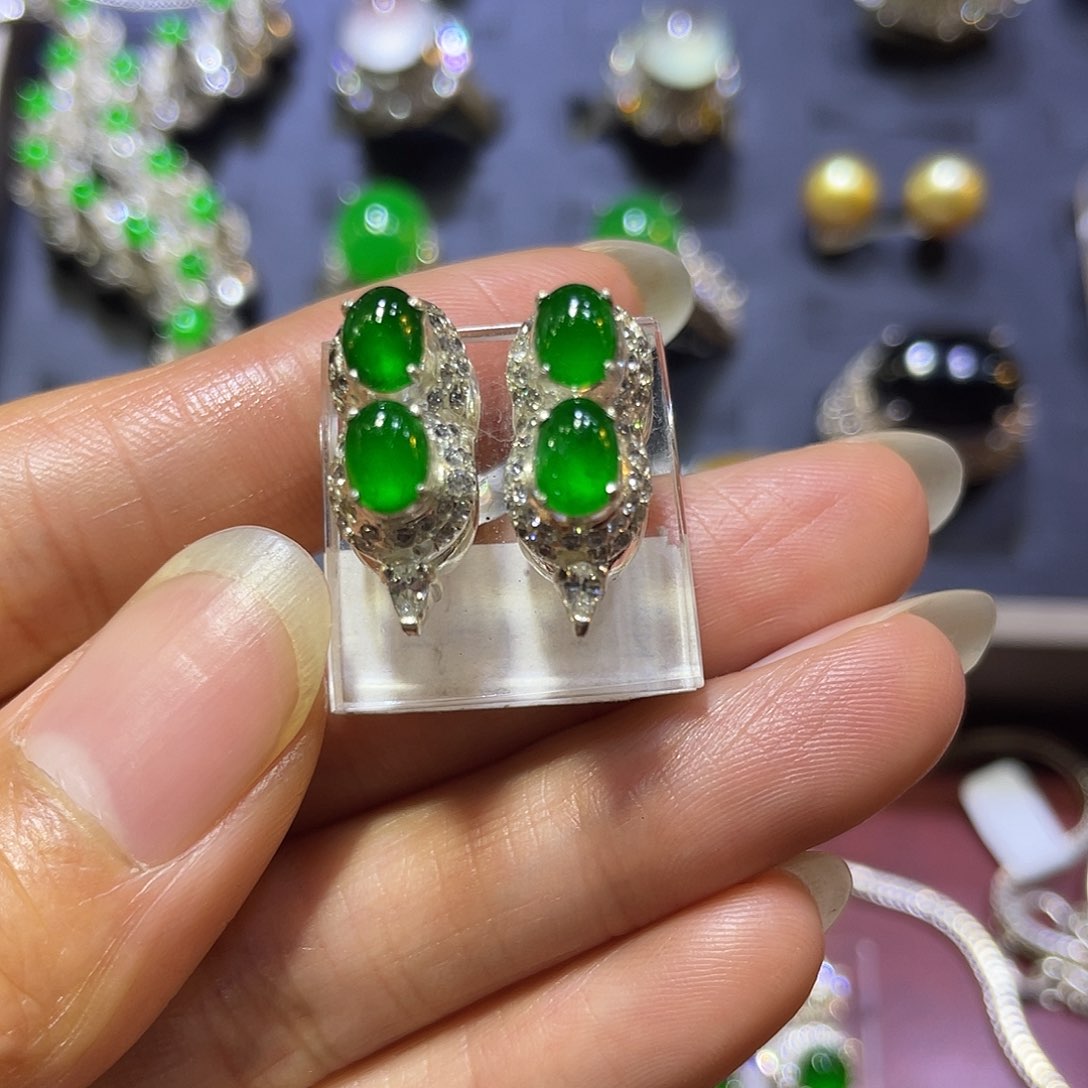 定制翡翠未镶嵌耳饰