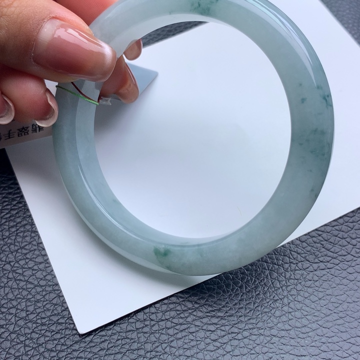 翡翠手镯未镶嵌天然翡翠手镯