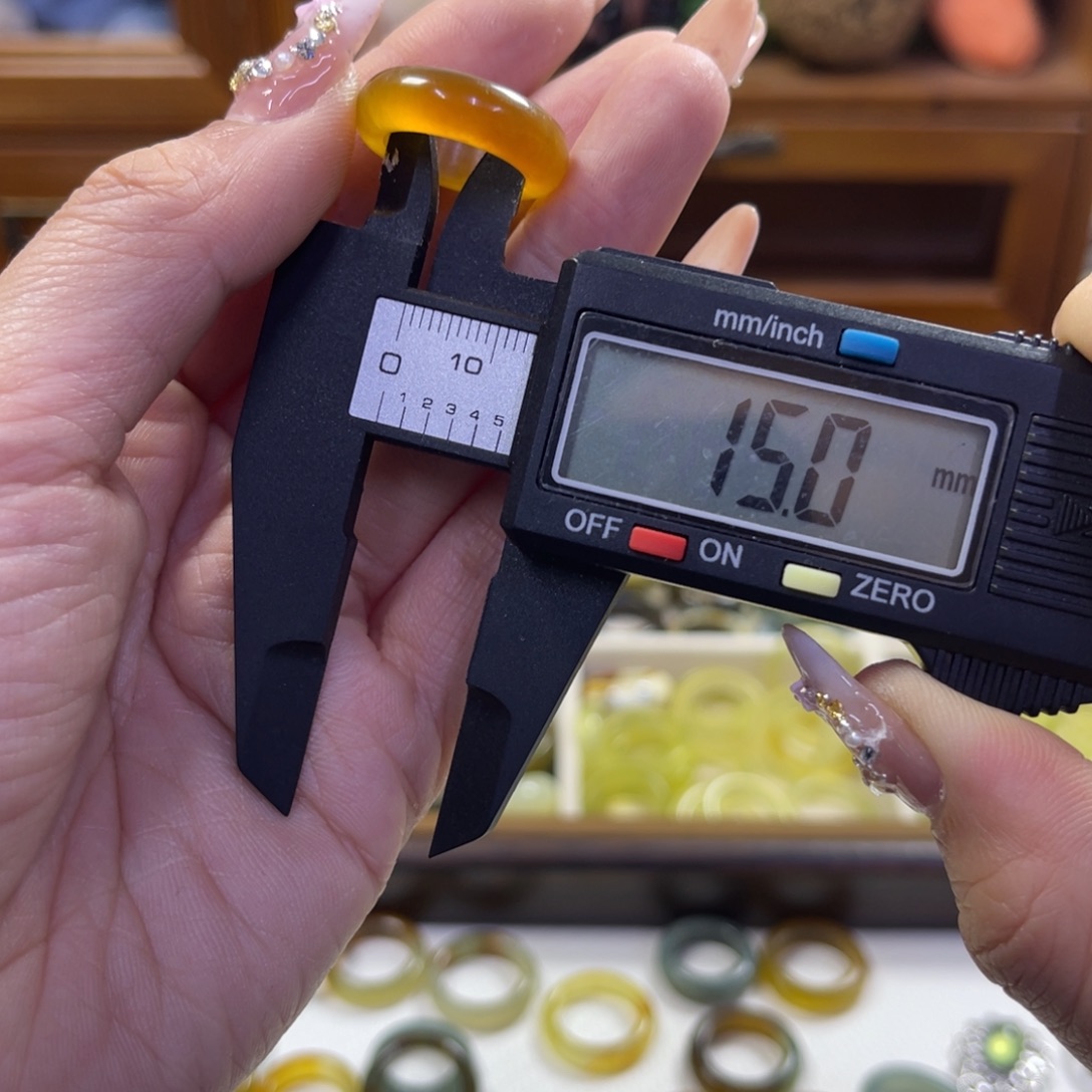 蛇纹石玉未镶嵌手镯52