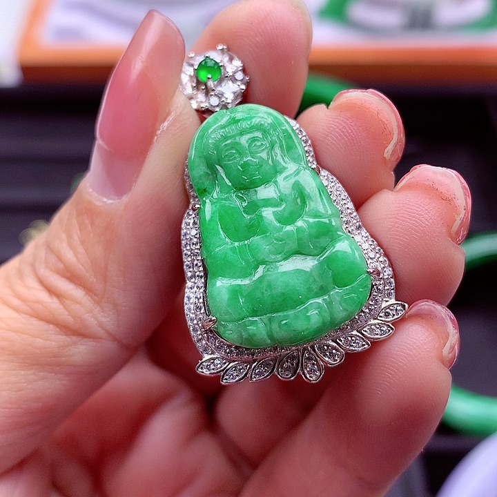 翡翠颈饰银S925镶嵌翡翠