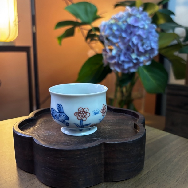 【南风】雨溪山房 手绘青花釉里红双兔主人杯 0005
