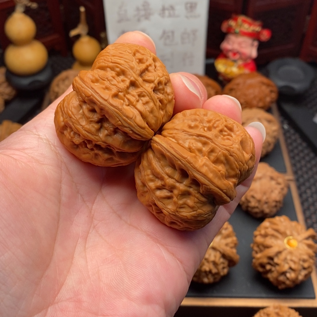 ****经文玩核桃把件元宝