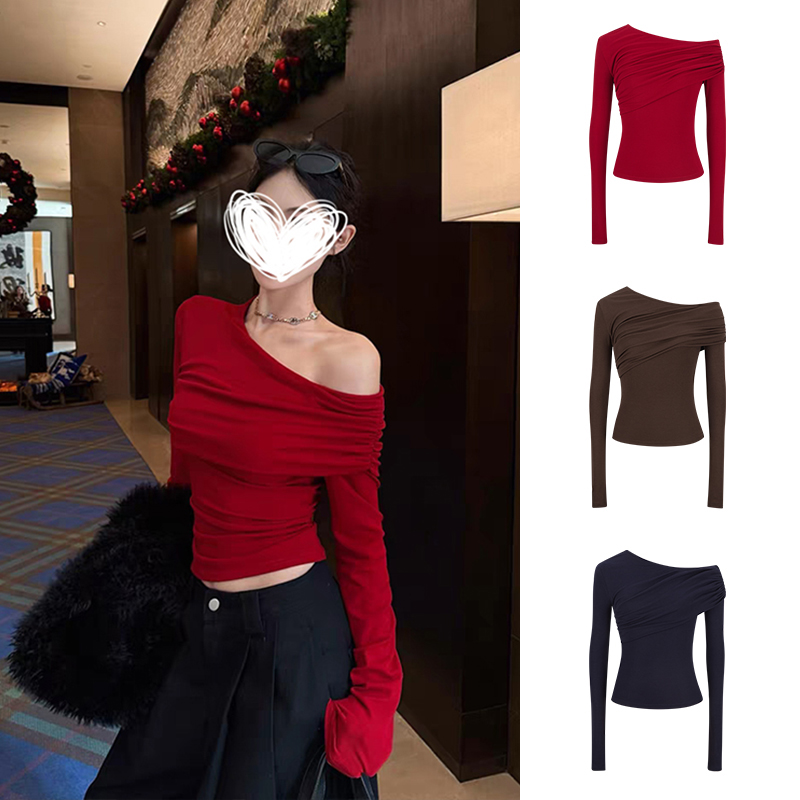 Moses Queen/魔西女王新年红不规则斜肩长袖t恤一字肩上衣高级感