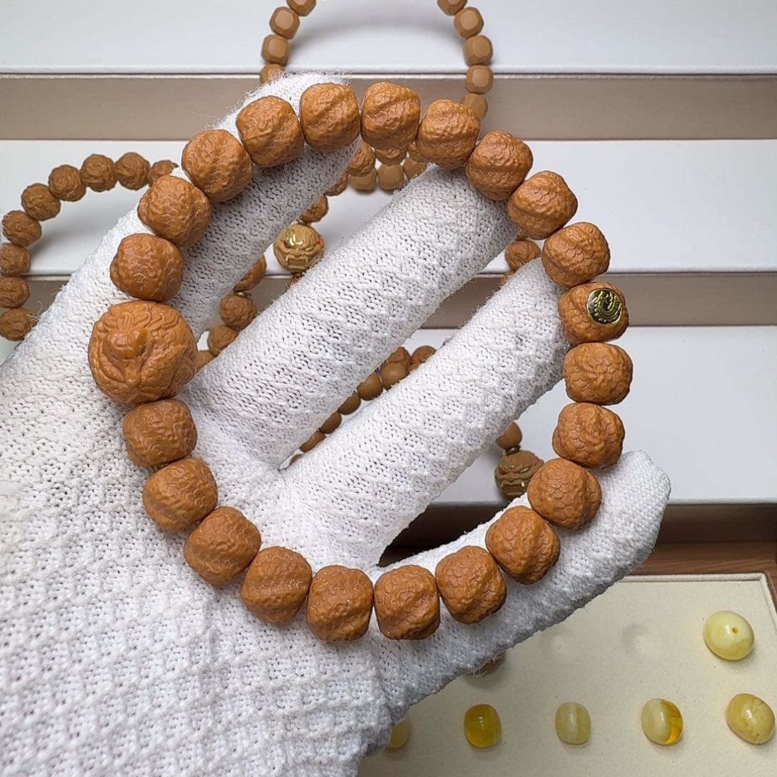 文玩核桃吊坠灵蛇