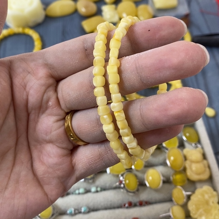 蜜蜡裸石未镶嵌多样性发货其一