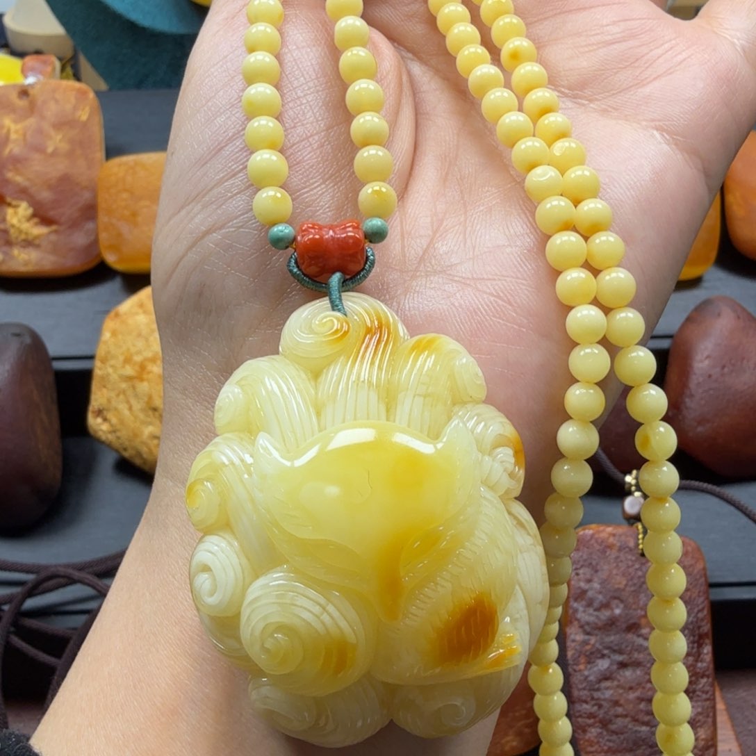 琥珀吊坠(赠链)未镶嵌