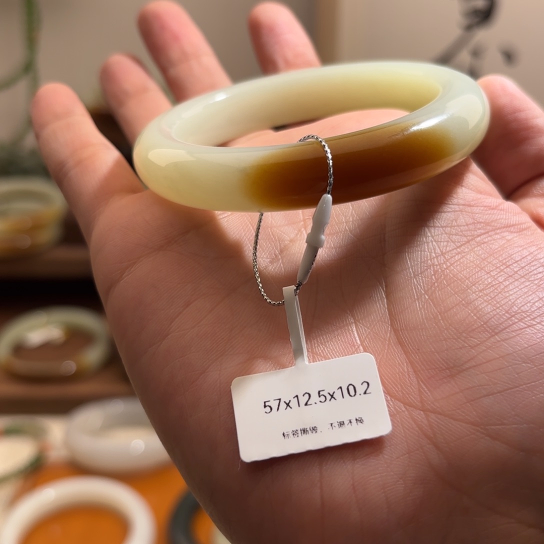 和田玉（糖玉）手镯未镶嵌