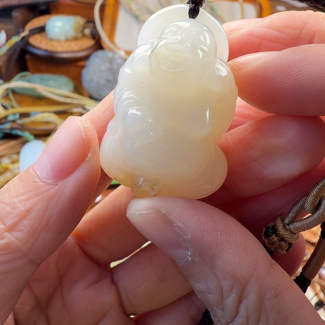 用***0和田玉未镶嵌颈饰