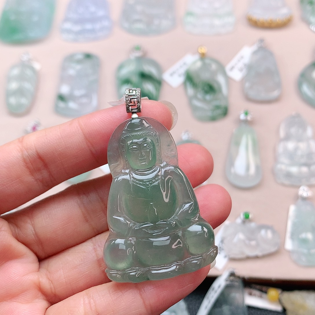 翡翠颈饰18K金镶嵌观音