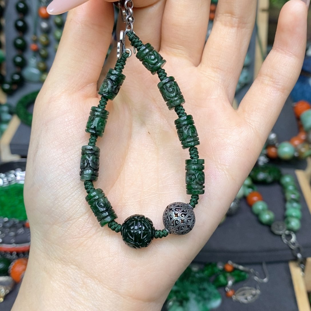 翡翠手链未镶嵌漂亮美眉