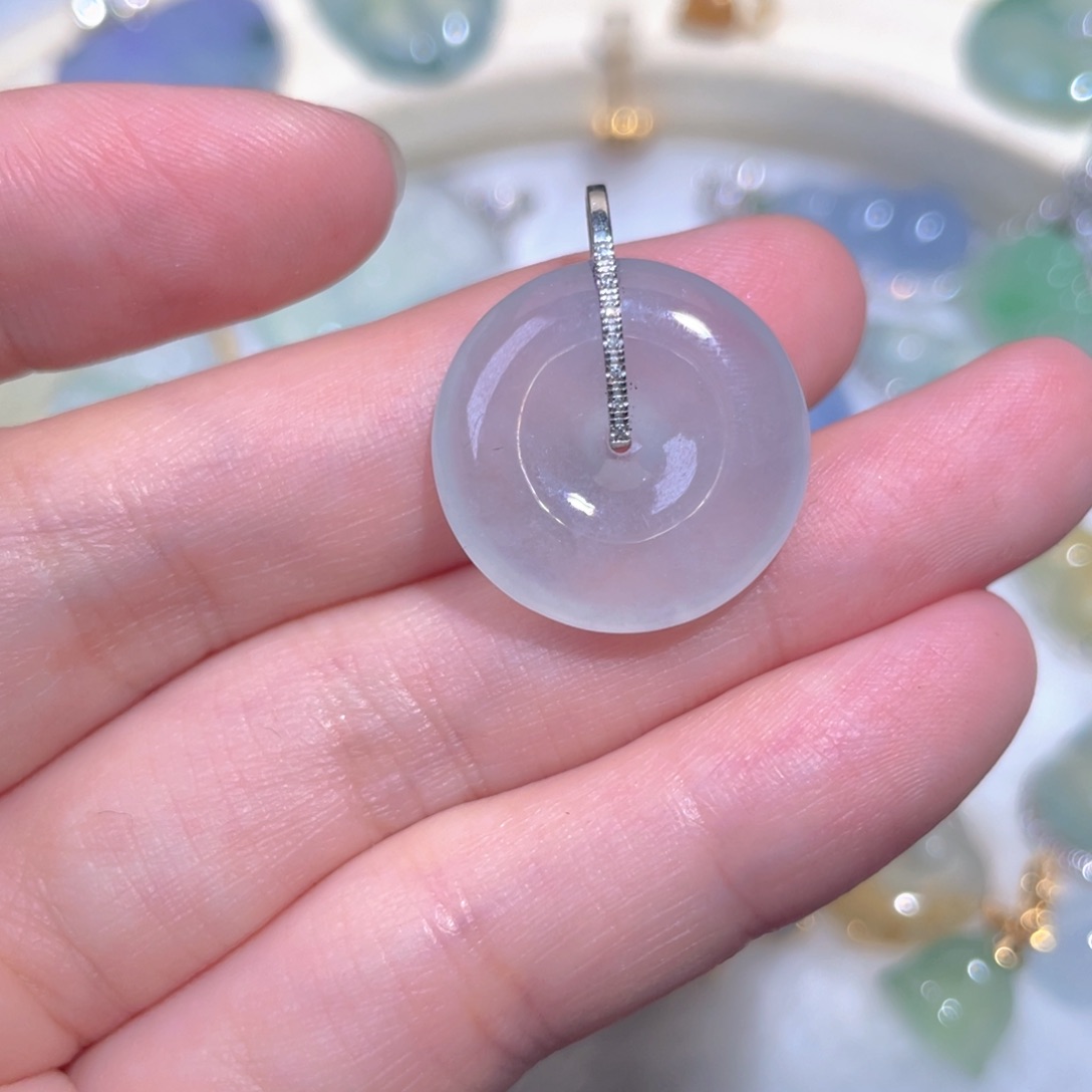 翡翠18K金镶嵌颈饰翡翠