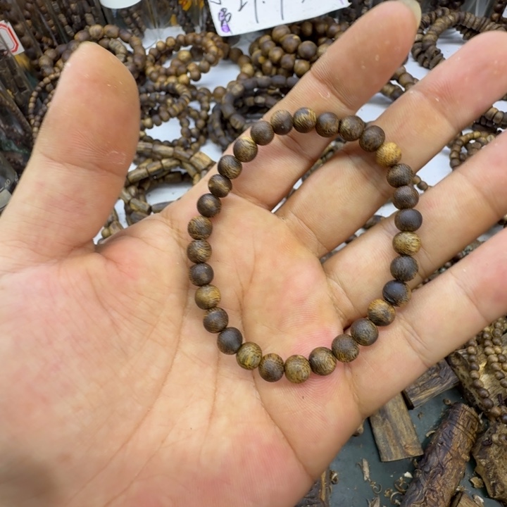 沉香碎屑沉香奇楠沉香乌身卡0.6单圈虫漏珠3克