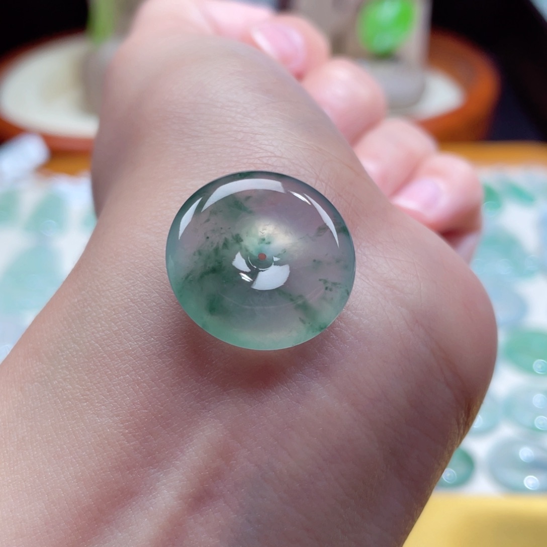 翡翠颈饰未镶嵌扣子