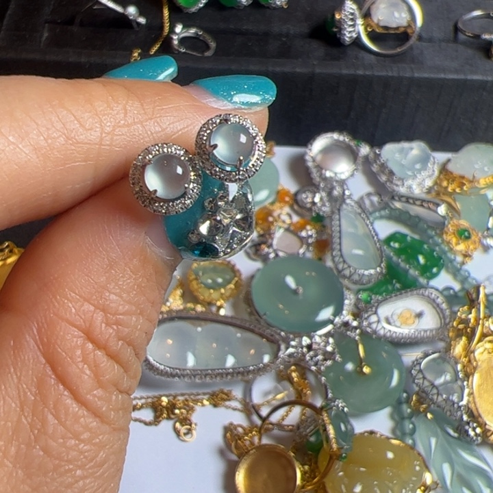 翡翠耳饰18K金镶嵌翡翠吊坠项链