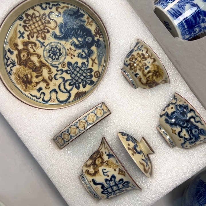 瓷片釉里金狮子五件套全品