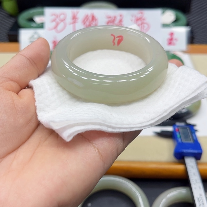 石英质玉手镯未镶嵌v****h