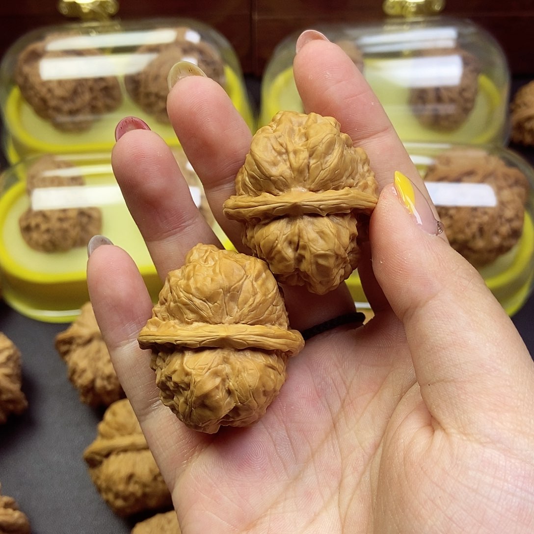 文玩核桃吊坠蛤蟆头