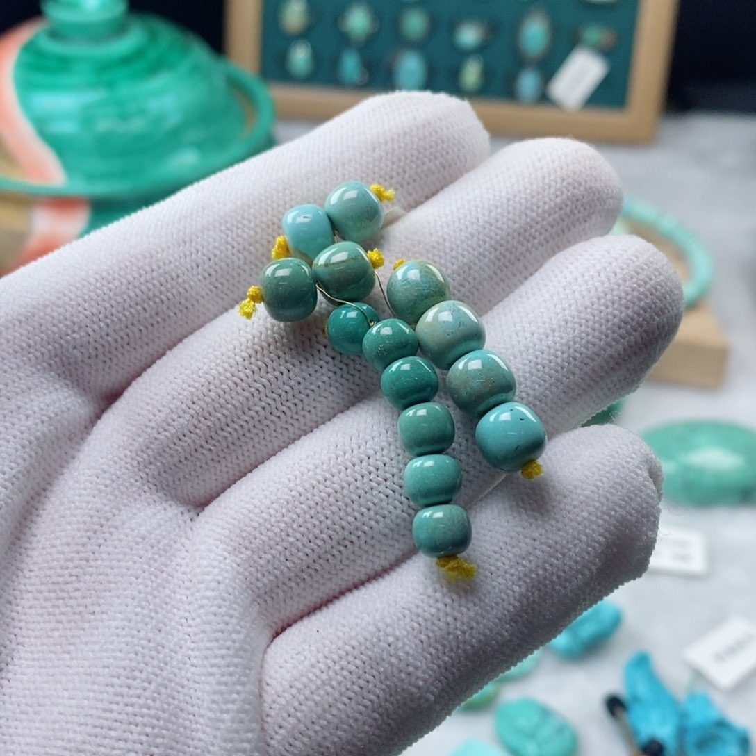 绿松石颈饰未镶嵌陈*