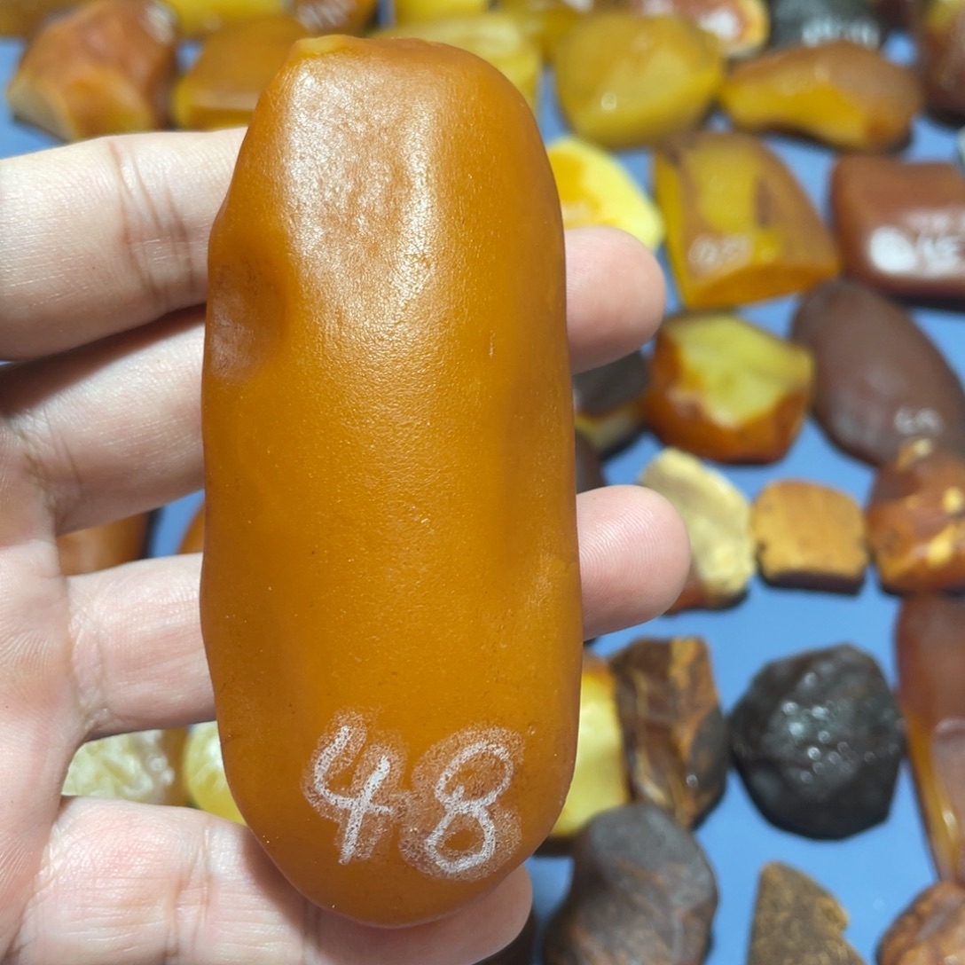 未镶嵌定制蜜蜡全皮手把件
