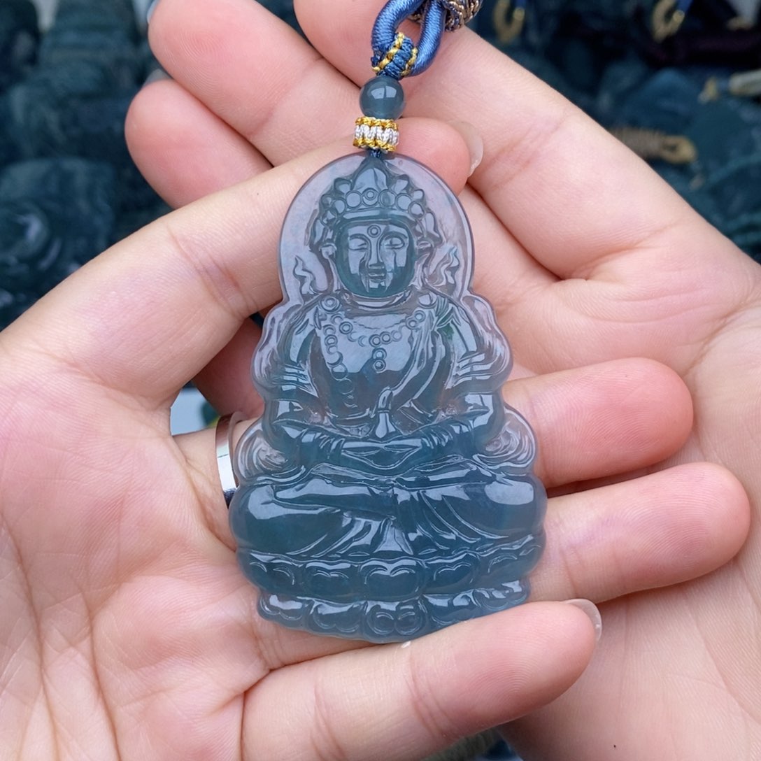 颈饰未镶嵌翡翠           