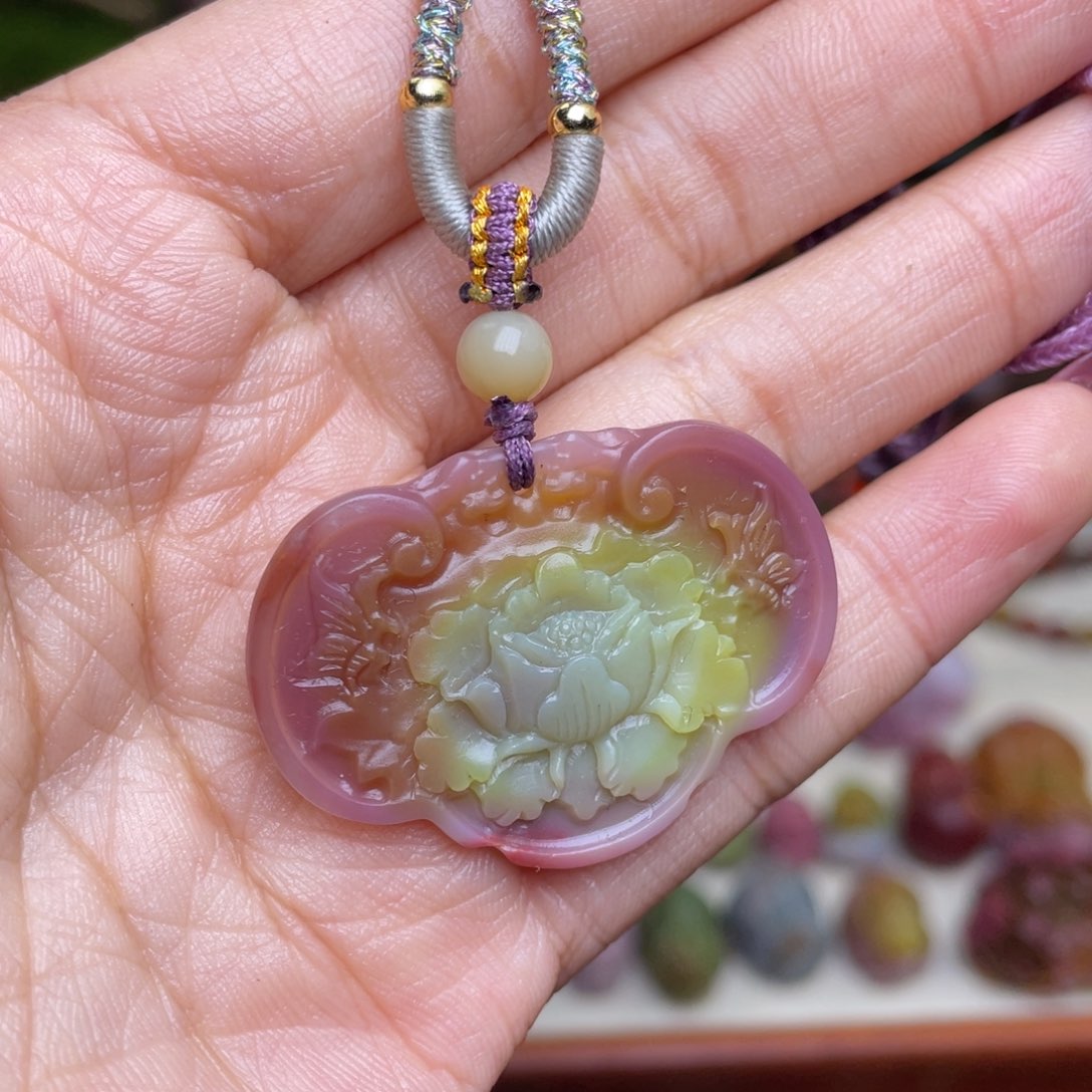 玛瑙/玉髓珠宝半成品未镶嵌盐源玛瑙如意