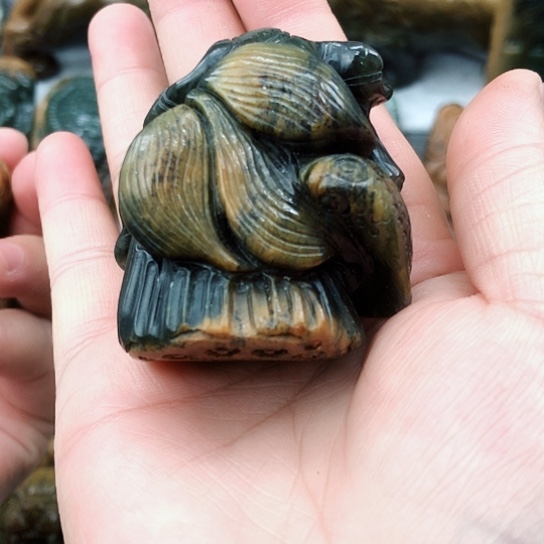 岫岩河磨玉（透闪石质玉）把件未镶嵌