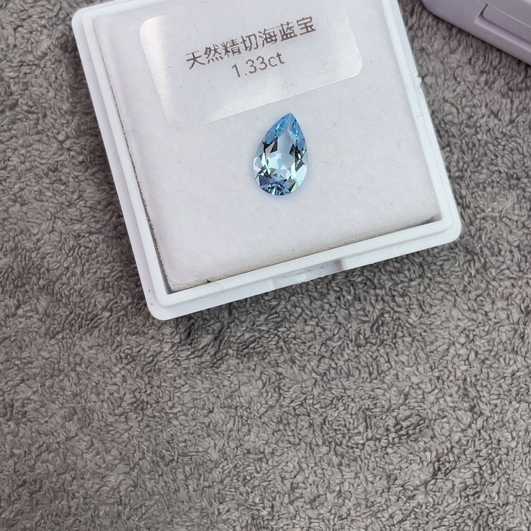 海蓝宝石裸石未镶嵌1.33Ct。   