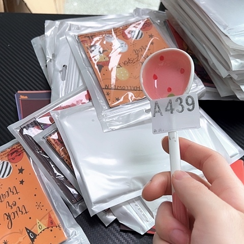 摆件发一半…………………………………………………………