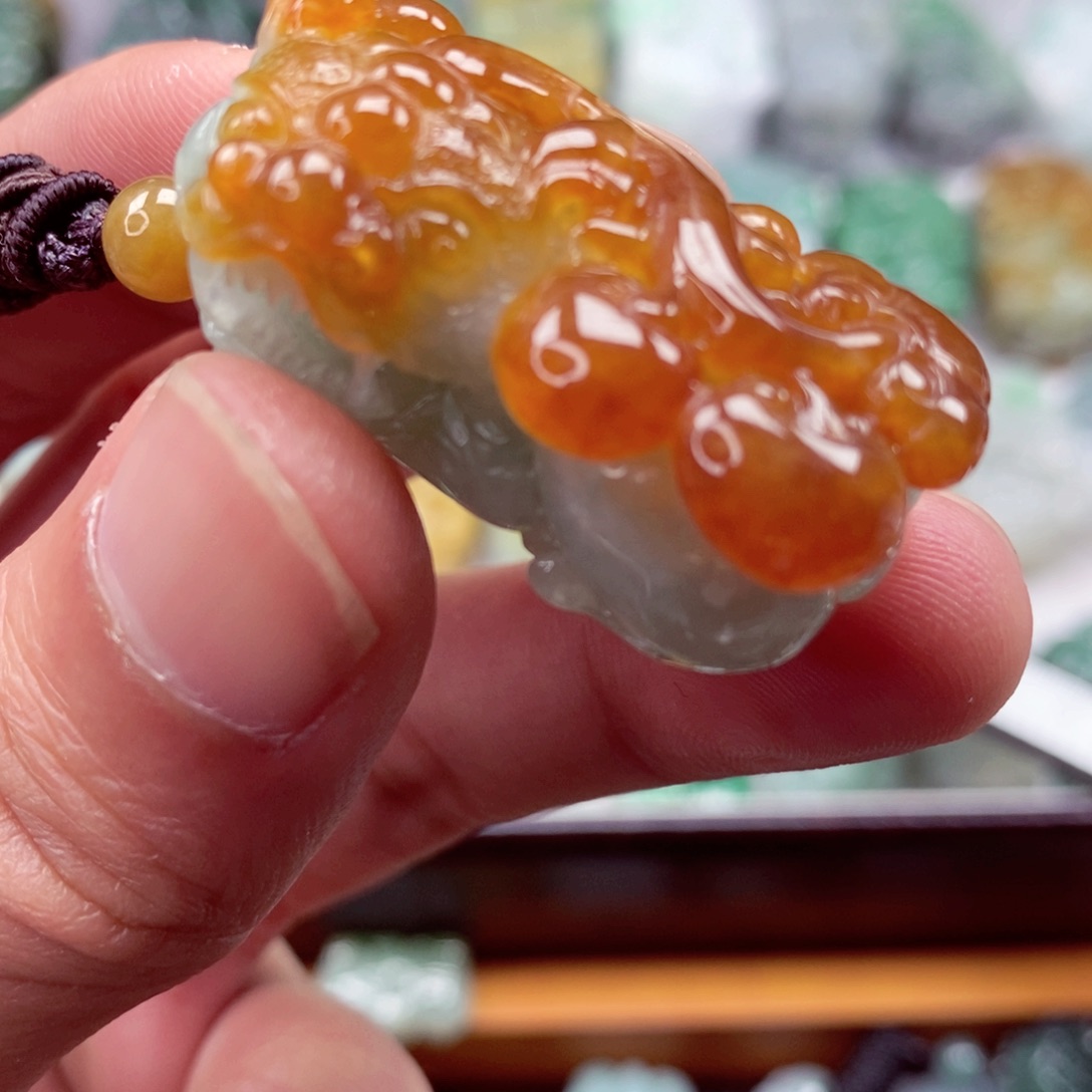 翡翠颈饰未镶嵌翡翠