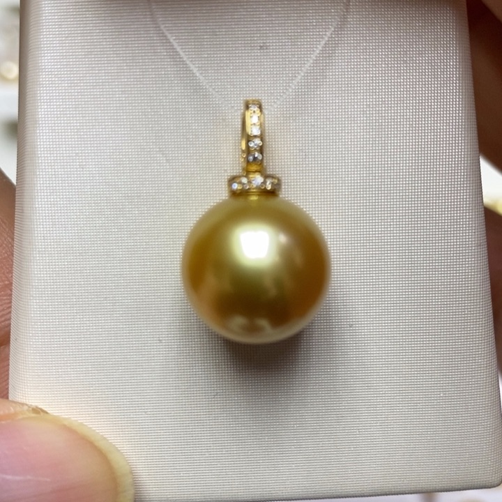海水珍珠金珠吊坠18K金镶嵌