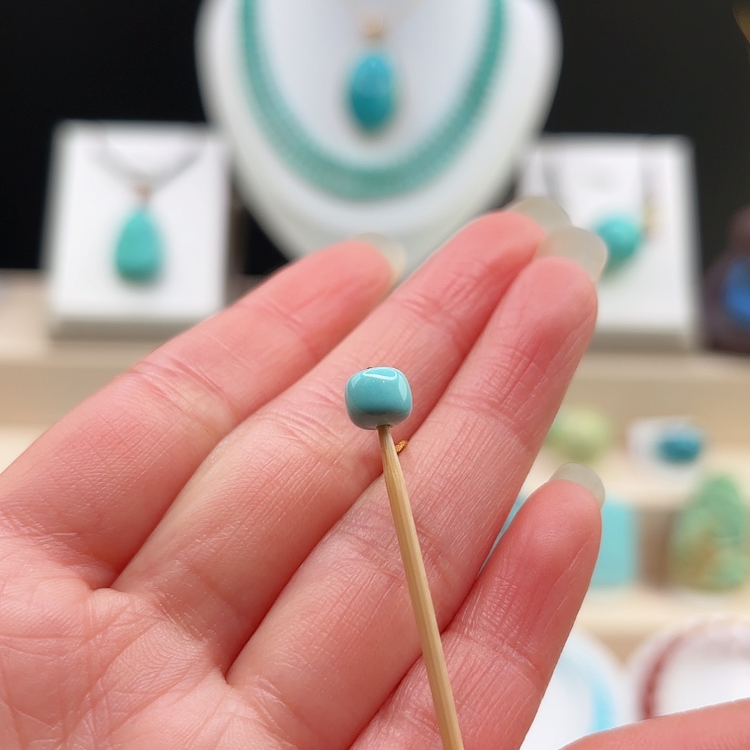 绿松石配饰未镶嵌