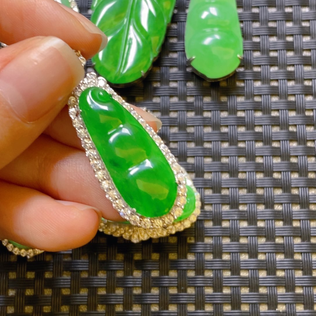 翡翠颈饰银S925镶嵌吊坠