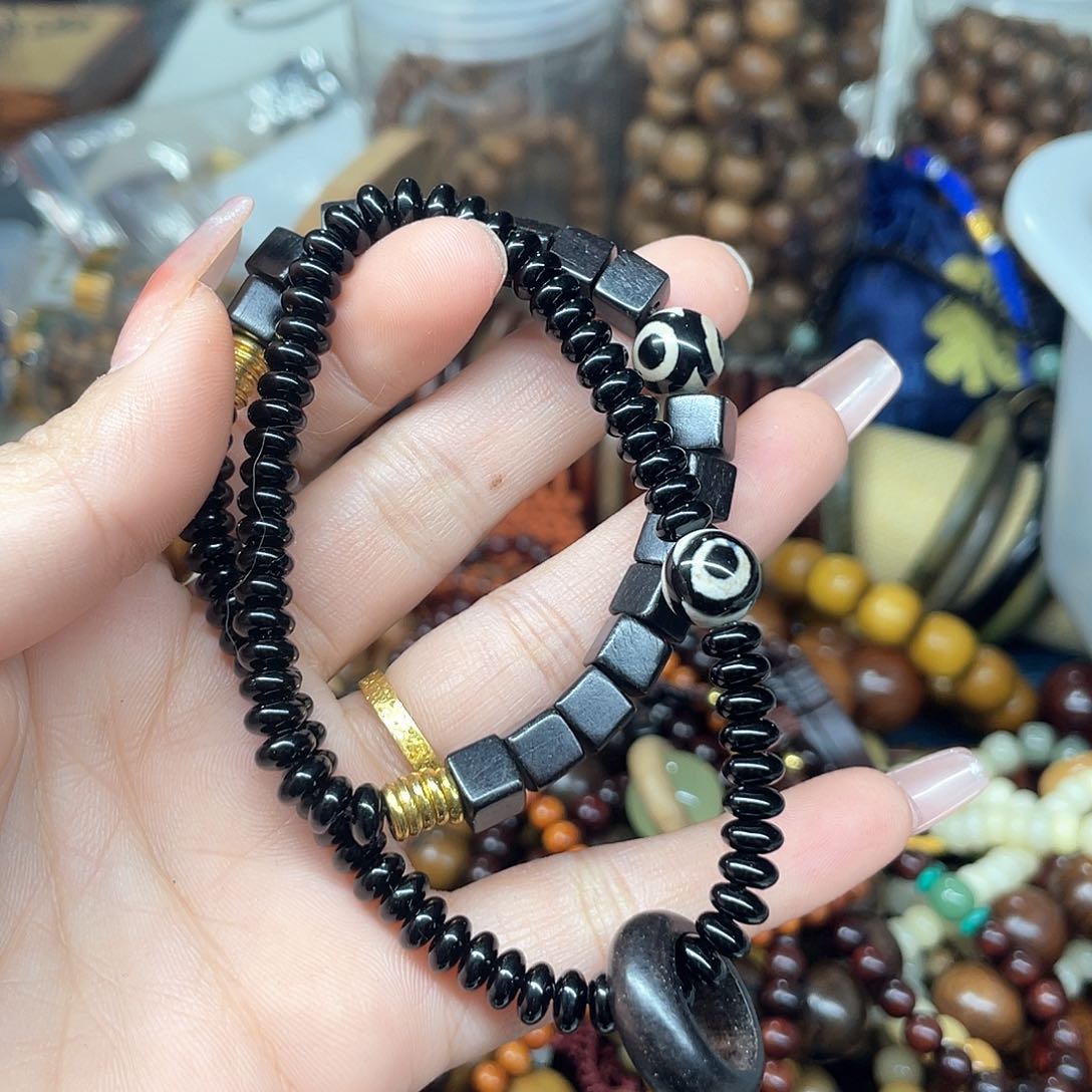 维腊木（绿檀）无事牌