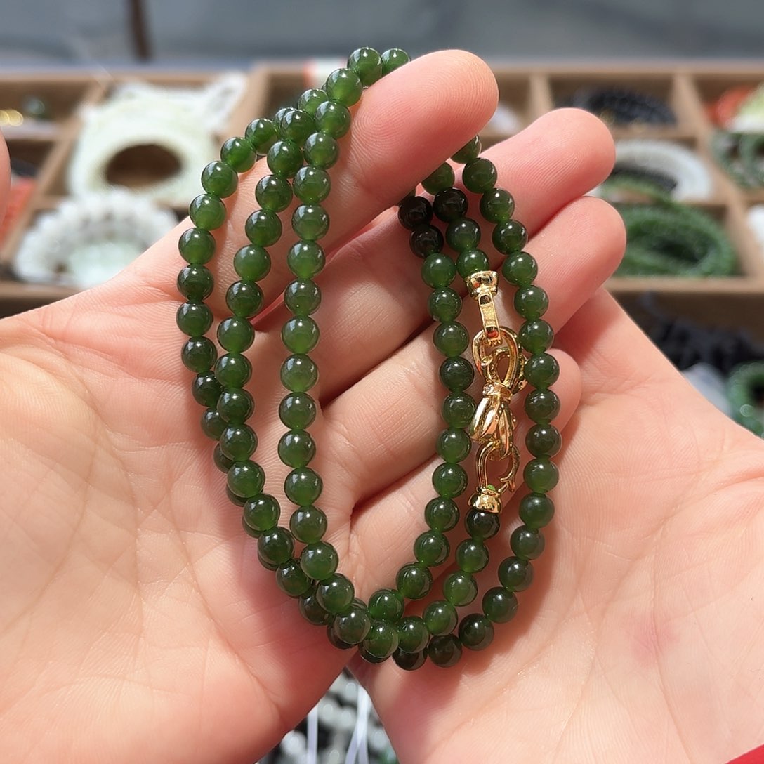 和田玉颈饰未镶嵌