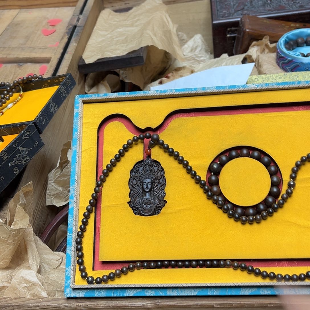 大叶紫檀（黑酸枝木类）