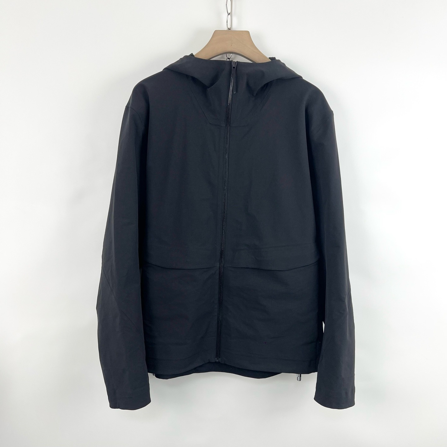 95新 ARC'TERYX/始祖鸟 l码/纯色连帽休闲冲锋衣/瑕疵/编码0145