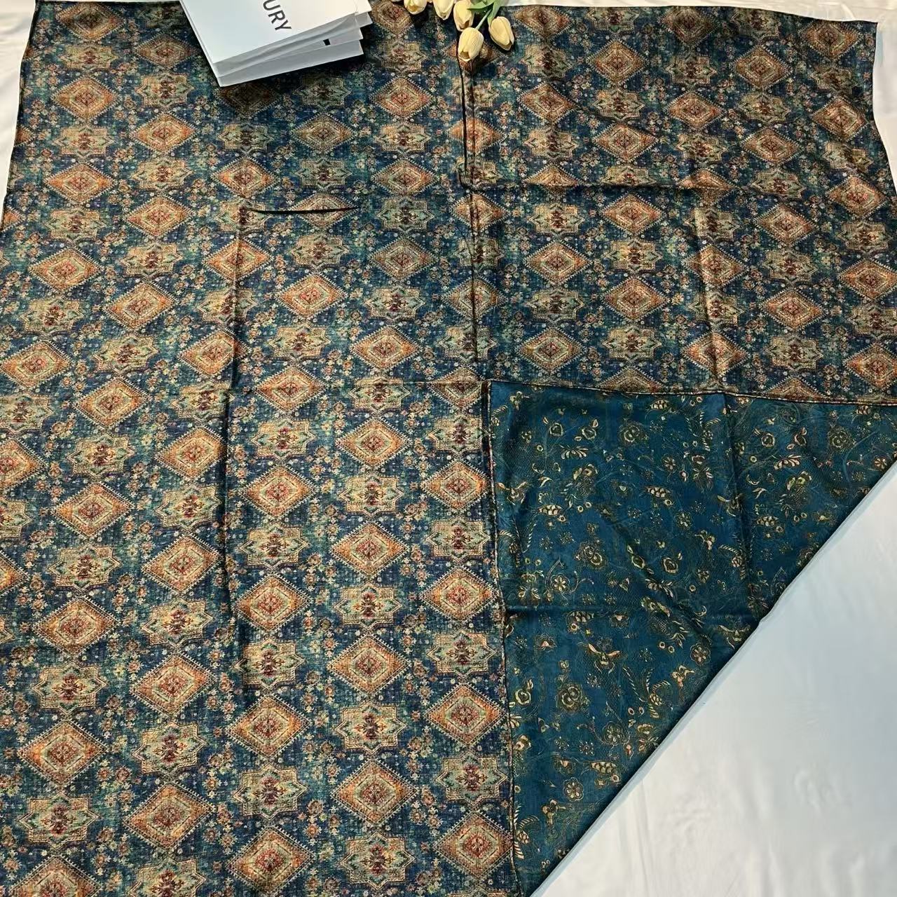 140提花丝绒方巾-苍梧菱绣  双面异稿135cm丝巾