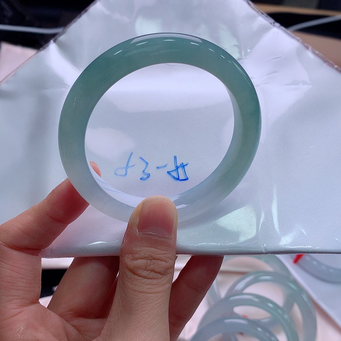 未镶嵌手镯翡翠翡翠