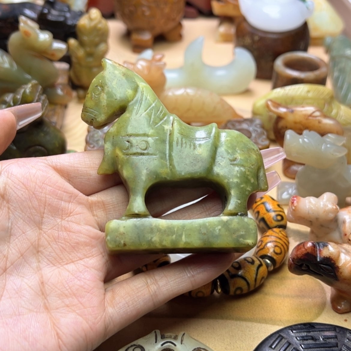 【闪购商品】蛇纹石玉颈饰未镶嵌