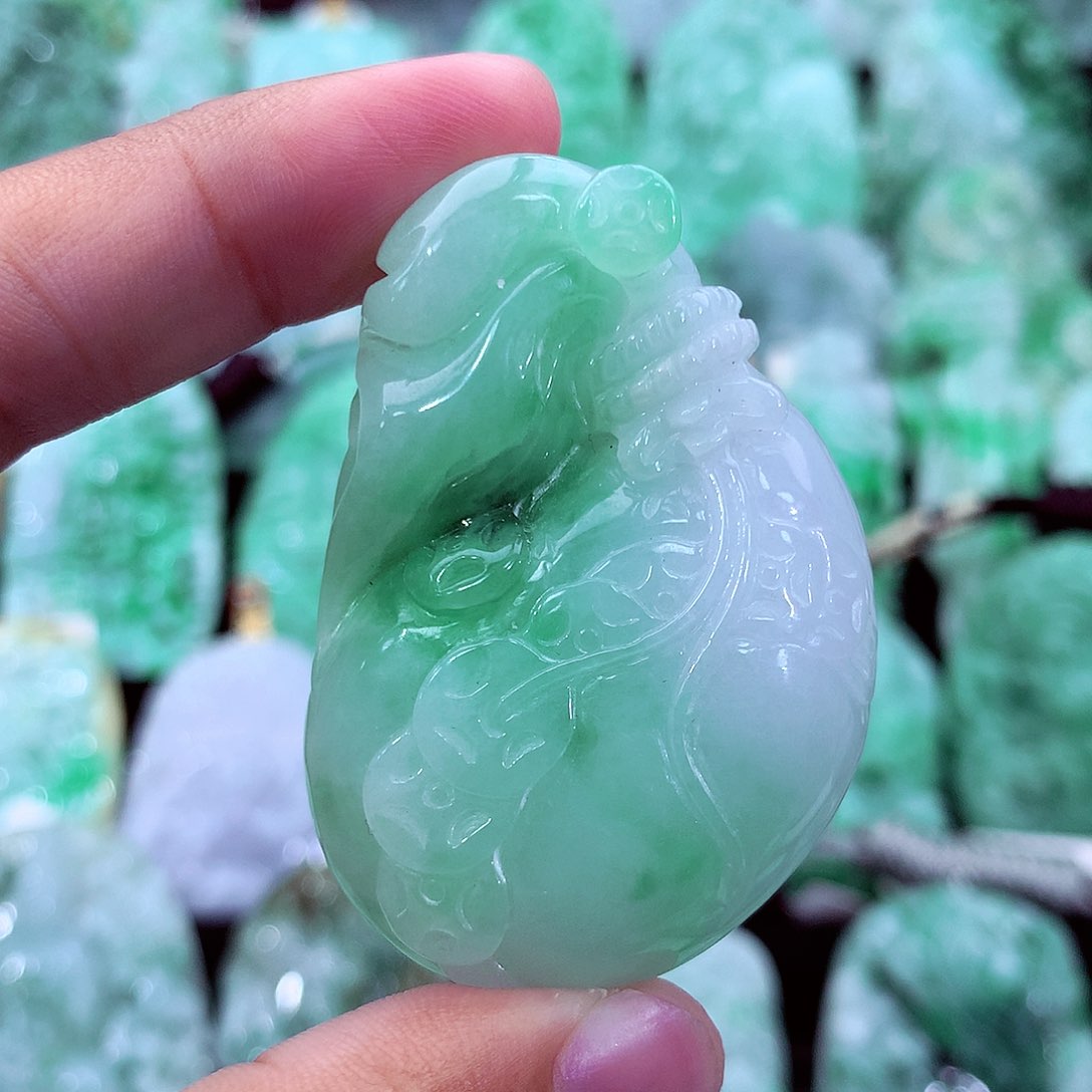 吊坠(不含链)未镶嵌翡翠