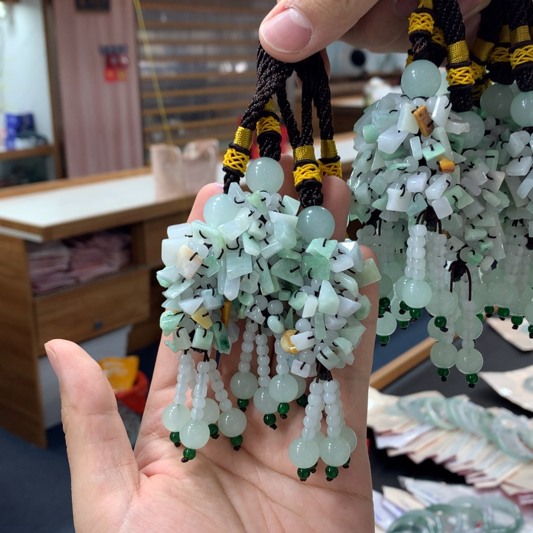 翡翠未镶嵌挂件多样性发一