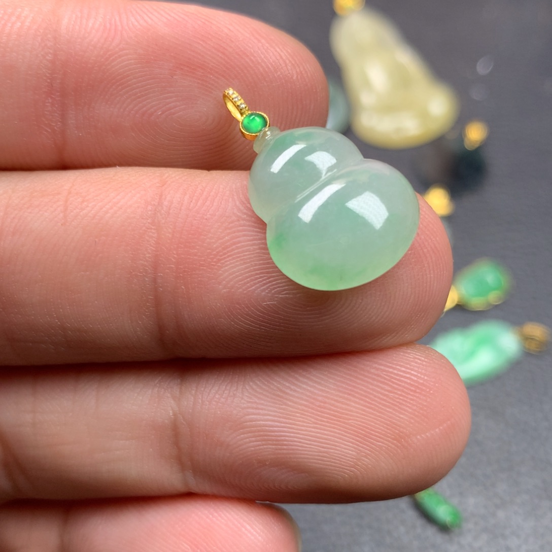 【闪购商品】颈饰18K金镶嵌翡翠翡翠